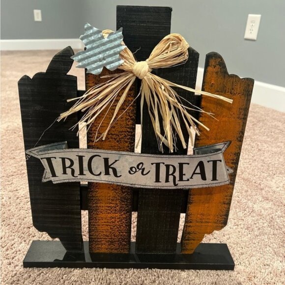 Kirklands Halloween Trick or Treat Wooden Sign - Picture 1 of 5